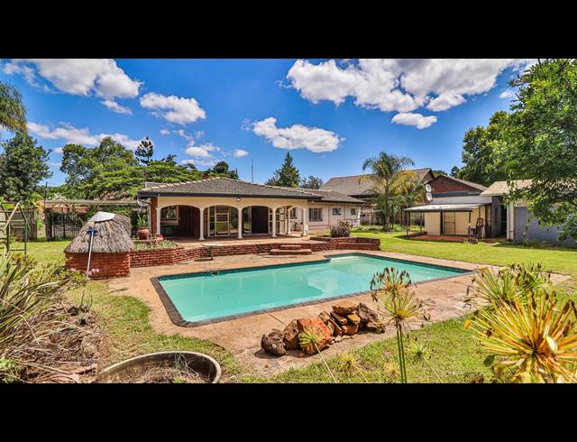 8 BEDROOM FREEHOLD FOR SALE IN CHASEDENE